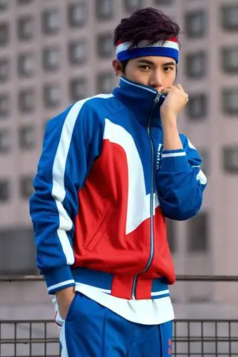 《浪花》热血开机 黄圣池变泳坛小霸王鲜猛来袭!