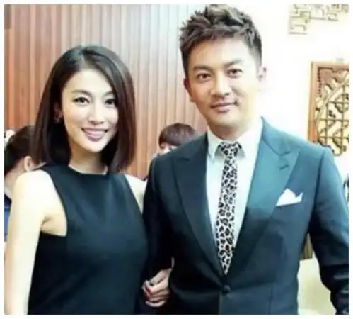 苏有朋低调16年在47岁妻子模样曝光原来是大家都熟悉的她