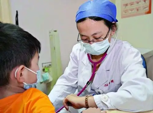 列车晚点,儿科医生却说"庆幸"