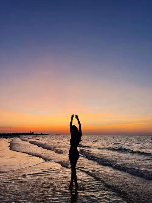 涠洲岛  #北海旅行  #日落  #拍照姿势