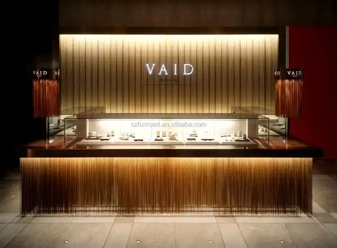 高端定制珠宝商店展示装饰金店的室内设计照亮接待处