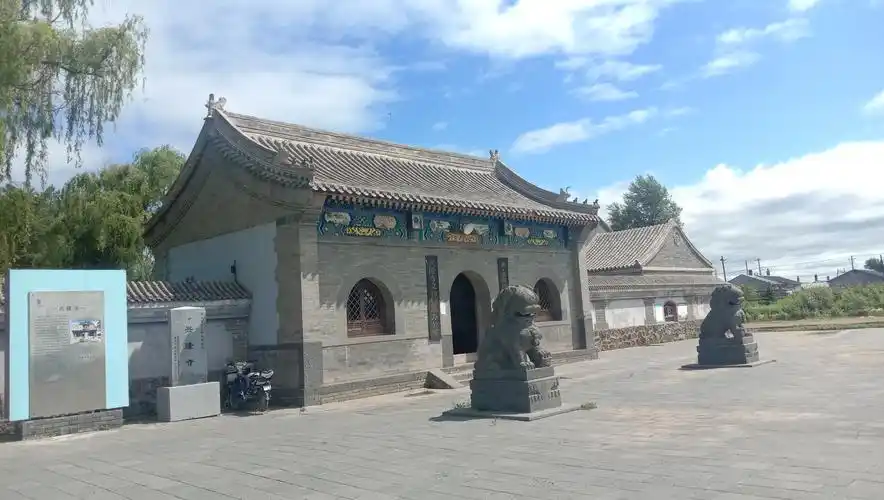 建于康熙初年,黑龙江省牡丹江市宁安市渤海镇兴隆寺