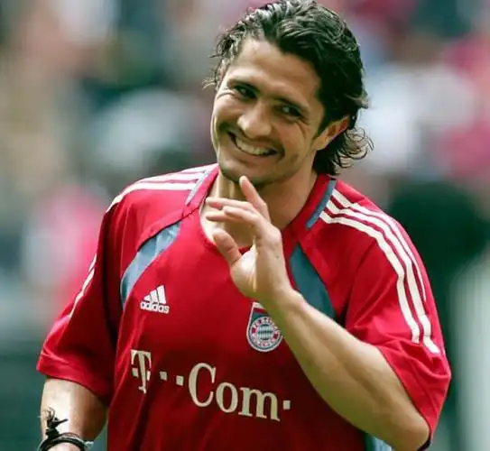 利扎拉祖是世界顶尖的左后卫之一.