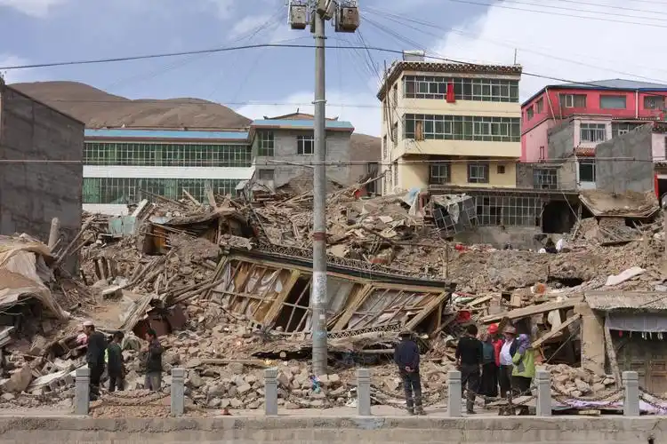 青海玉树地震灾区历史照片2