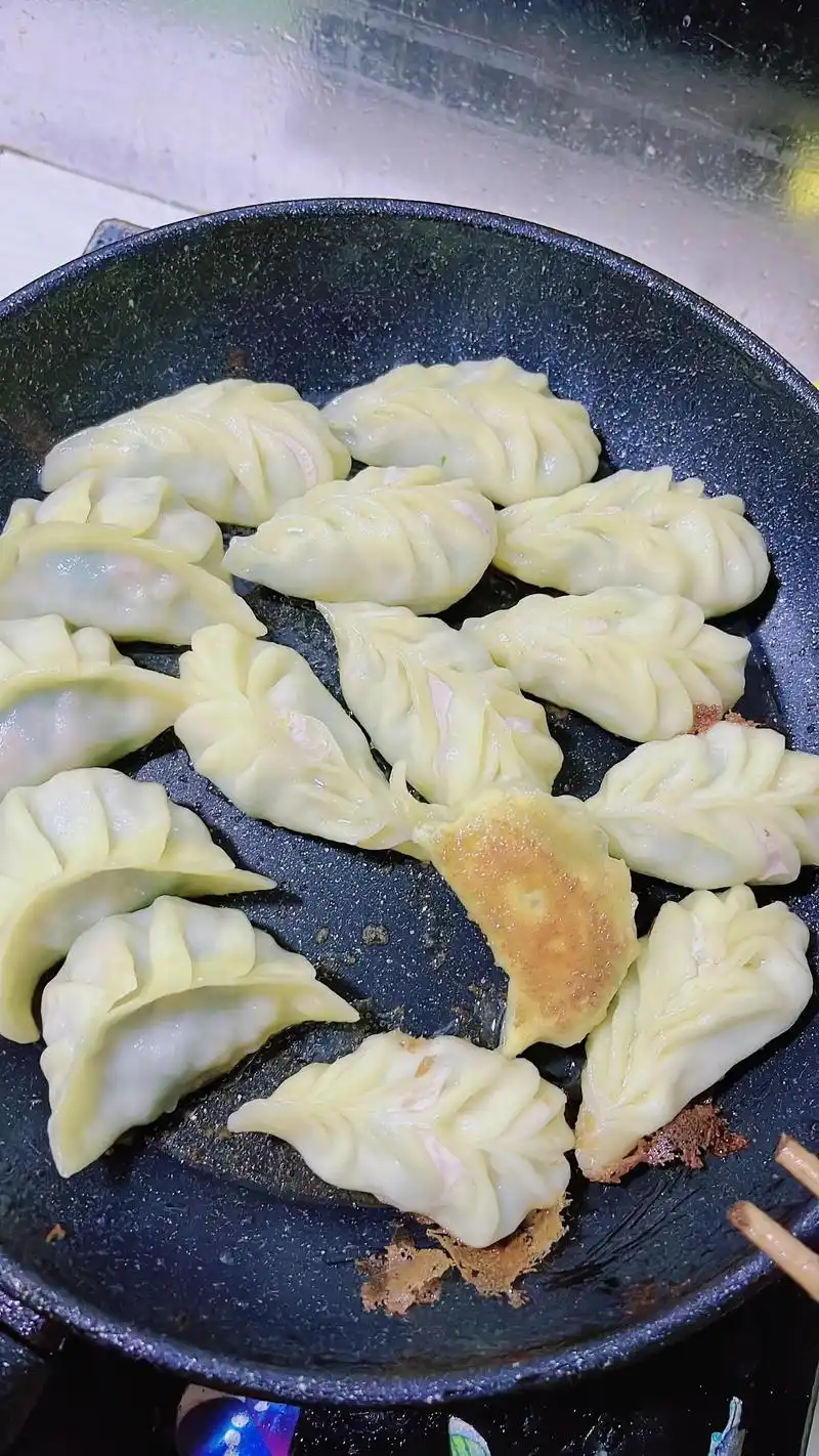 柳叶饺子的包法