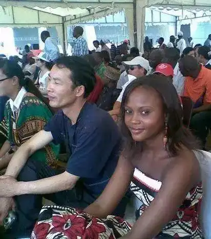 中国农民工在加蓬娶了非洲老婆!