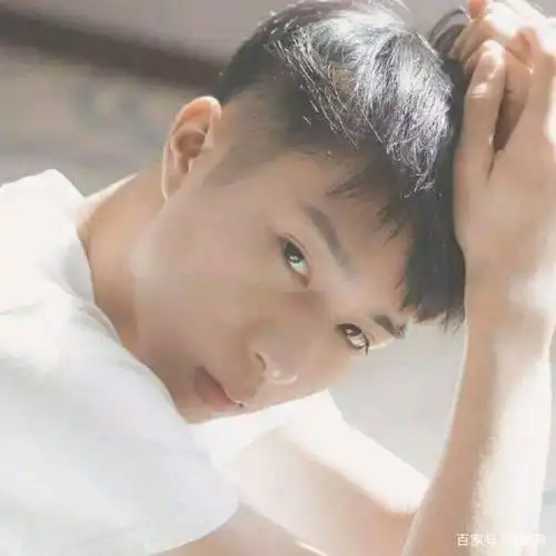 组图:帅帅的气质,酷酷的小哥哥,文艺男生的日常生活这么简单!