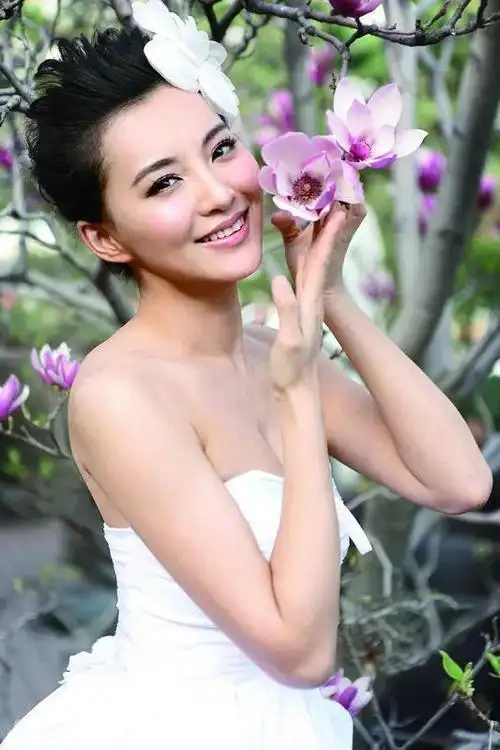 莫小棋写真集_网易订阅