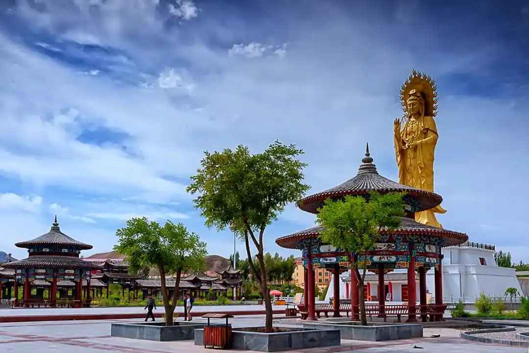 张掖市十大乡村旅游精品线路之九:五彩山丹·采摘垂钓游