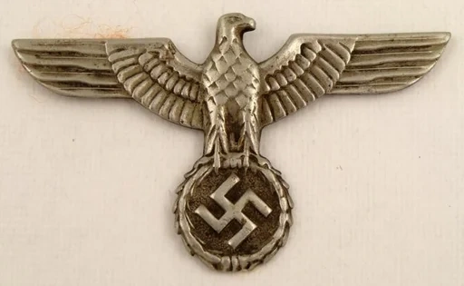 第一张图,纳粹国防军,肩膀上的鸟类是帝国鹰"reichsadler"的纳粹碧邋