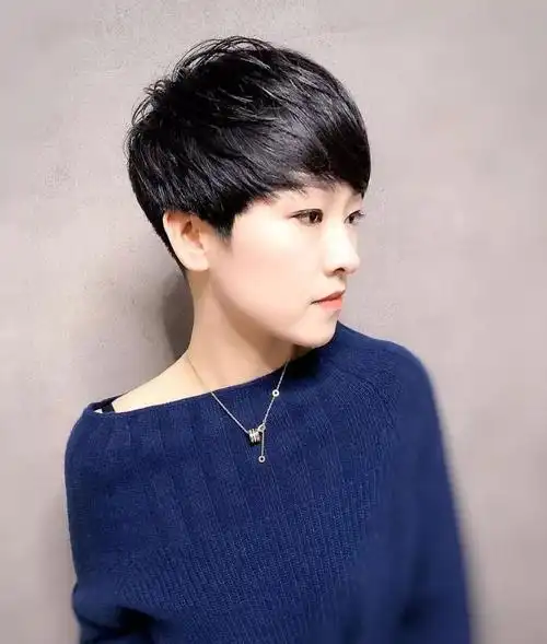 短碎发短碎发总是让你美得比别人耀眼