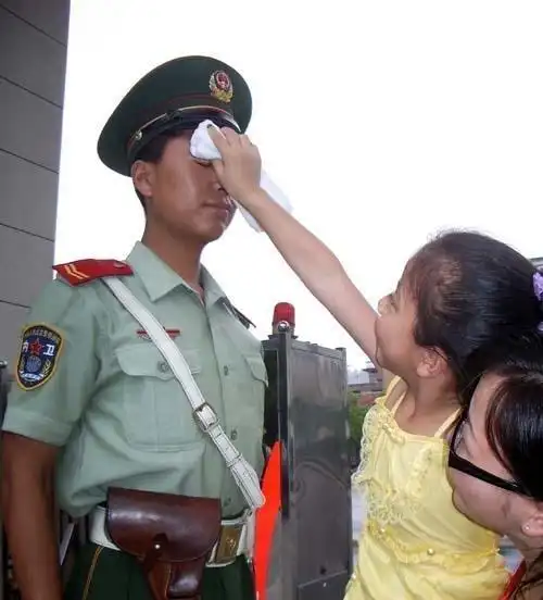 军人的照片,有没有一张让你感动到落泪