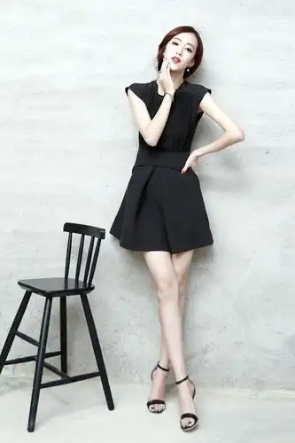 棚拍镜头下的温情美丽黑裙美女|人像|女神|摄影_新浪网