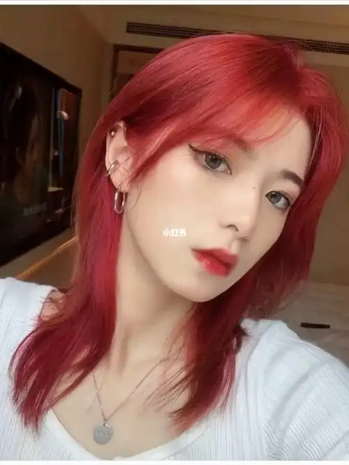 夏季太适合染头发了~@视频薯这款酒红色发色真的是现在太火了!