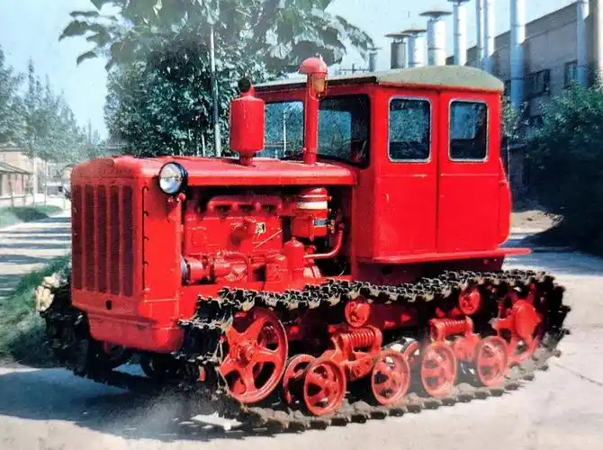 辉煌成就——70年大型成就展"它代表"东方红"隆重出场_拖拉机