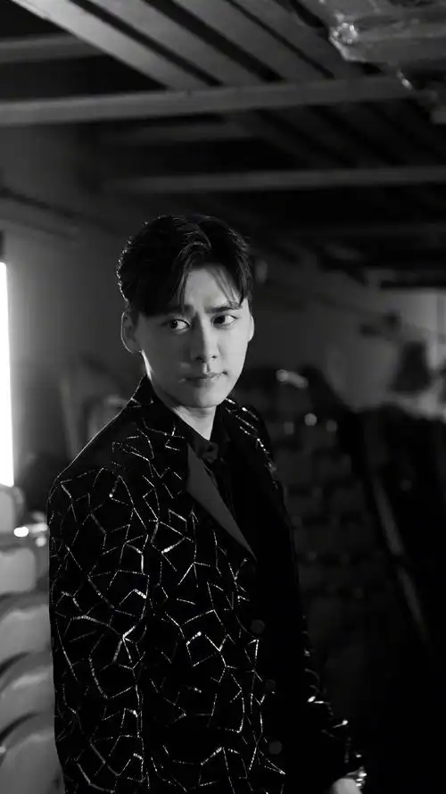 李易峰帅气养眼写真手机壁纸