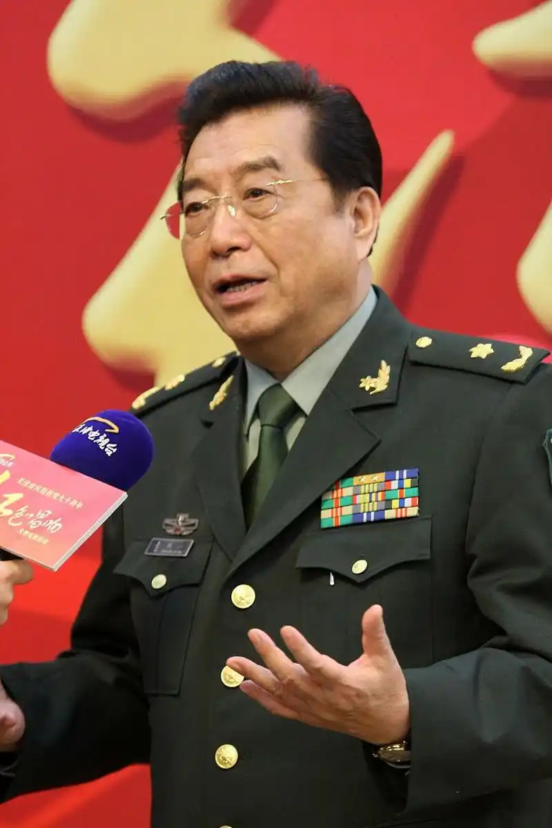 娱评大赏# 李双江84岁商演:为生计拼搏的乐坛长者  最近,乐坛资深