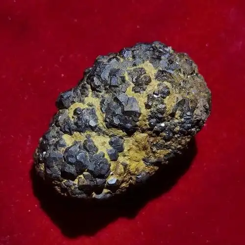 什么颜色的陨石最稀有(陨石颜色种类) | 一恒网销学