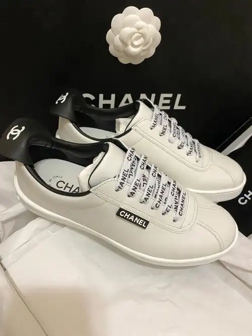 chanel经典小白鞋06