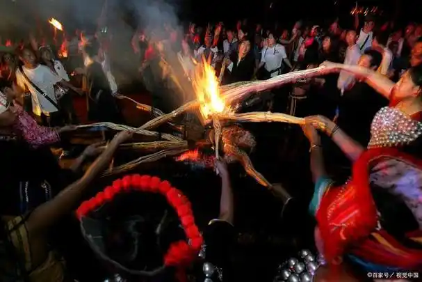 火把节是中国西南地区许多少数民族的传统节日,特别是彝族,白族和纳西