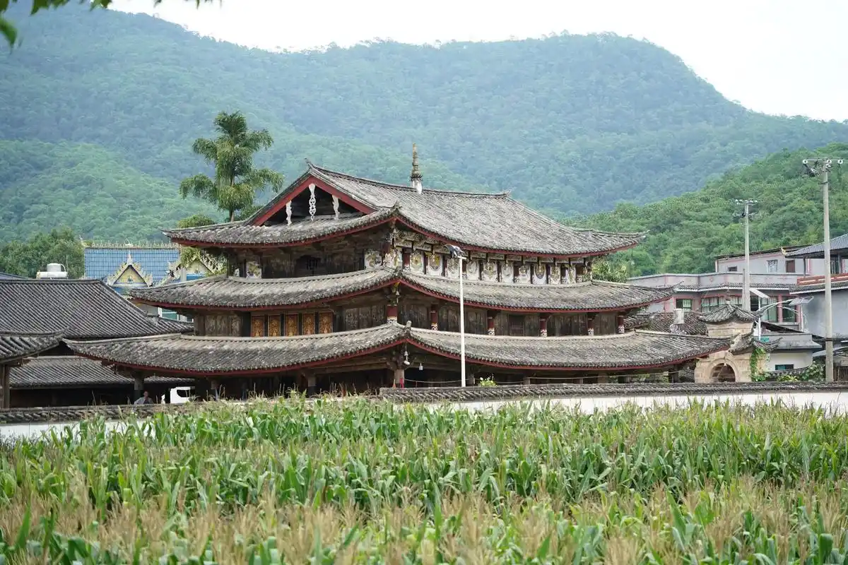 中国古建筑#寺庙 三重檐歇山顶/庑殿顶在内地古建筑中是非常 - 兑音