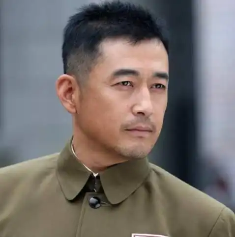 说到王志飞的作品大多人首先想到的一定是《突出重围》,王志飞凭借