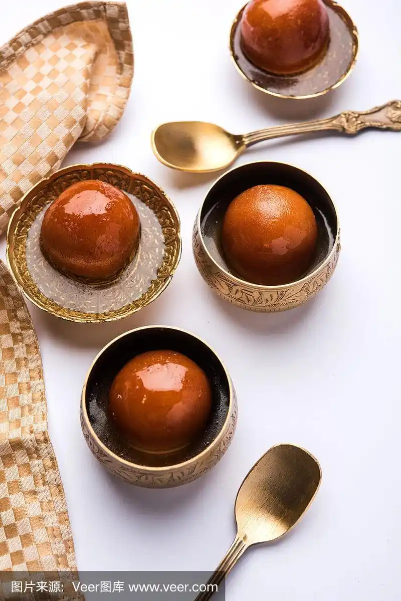 gulab jamun /gulaab jamun是一种以牛奶固体为基础的印度甜食,在节日