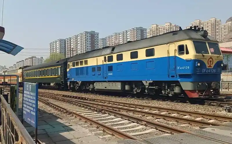 syz25b车底的y514车驶出承德站_哔哩哔哩_bilibili