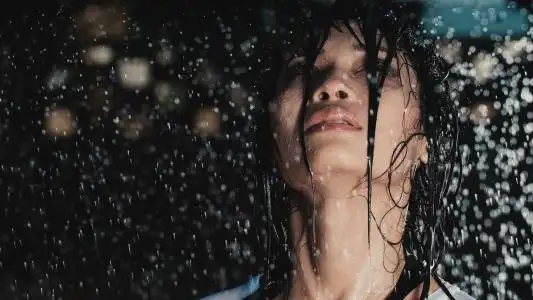 下雨图片_下雨壁纸高清_下雨图片大全-桌面城市