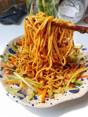 好吃到舔盘这个凉面麻辣酸爽可以连吃三碗超过瘾