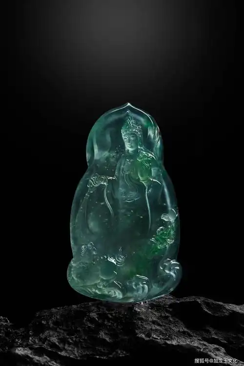 加龙老师翡翠观音作品——《慈航普度》
