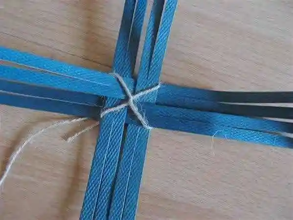 教你用打包带自己动手编花篮 没想到吧!附图解教程