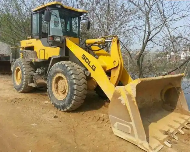 30装载机出租有活请联系