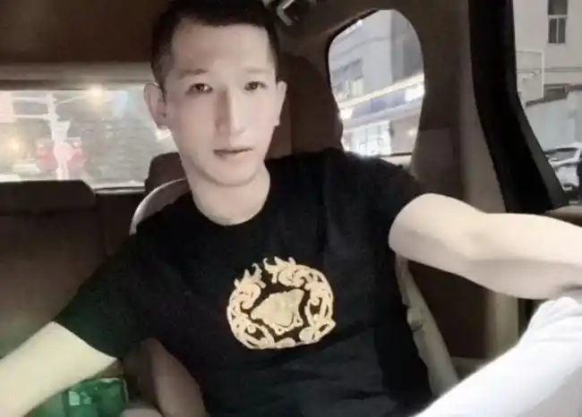 发生冲突:攀娘婚礼宇将军带人30多人干架!没毛病进去之前被签约|二子_