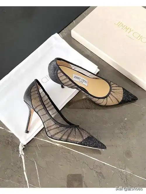 吉米周的蕾丝款式高跟鞋,天生的性感女王鞋就属它了|短裙|鞋子_网易