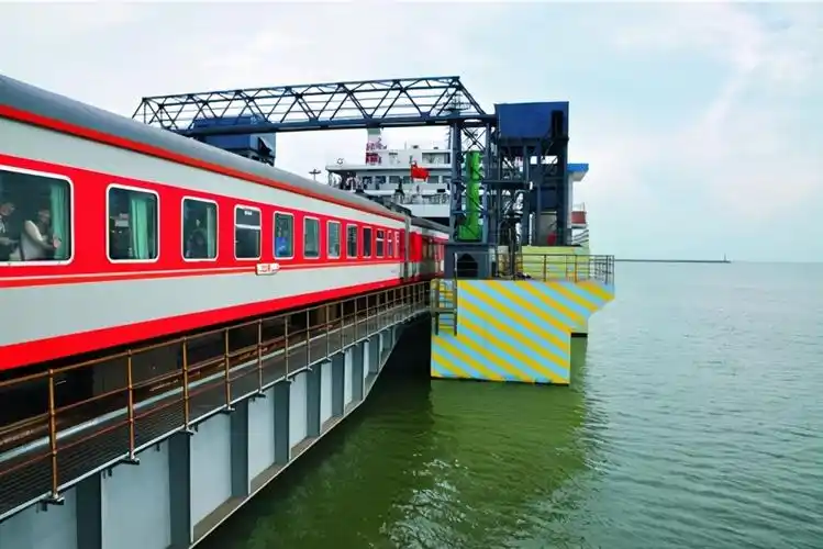 原创中国第一条跨海铁路长345千米耗资48亿被称作海南生命线