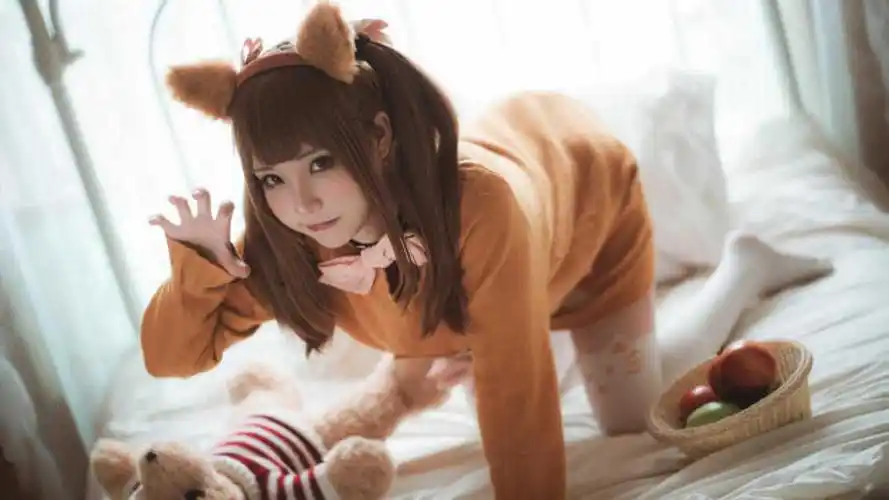 蕉洋:和平精英猫咪驾到套装之大橘为重cosplay秀