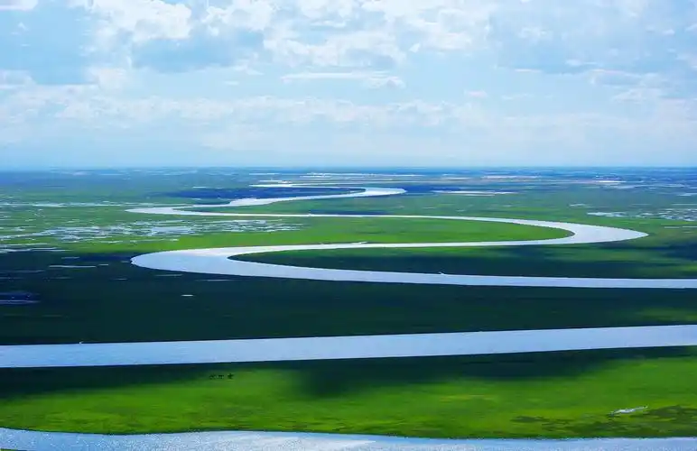 大美巴音布鲁克湿地之夕阳下的九曲十八弯