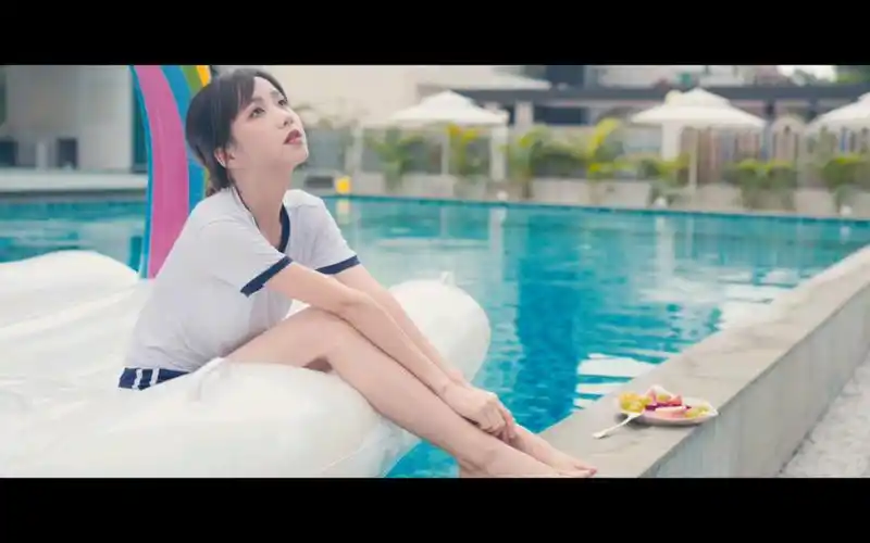 夏日泳池死库水泳装写真