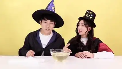 《小伶玩具》坤坤做了一件很奇怪的事情,悦儿惊呆了-少儿-高清完整