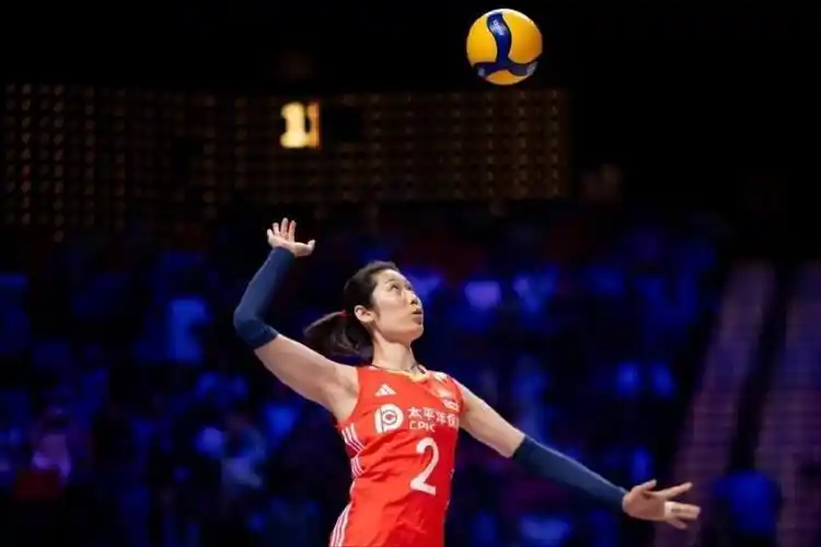 世界女排联赛澳门站中国首战告捷  朱婷阔别两年正式亮相