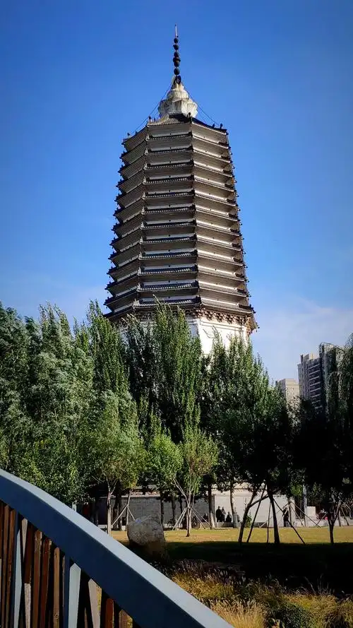 其它 沈阳白塔【无垢净光塔】 写美篇今天是重阳节 ,去沈阳白塔公园的