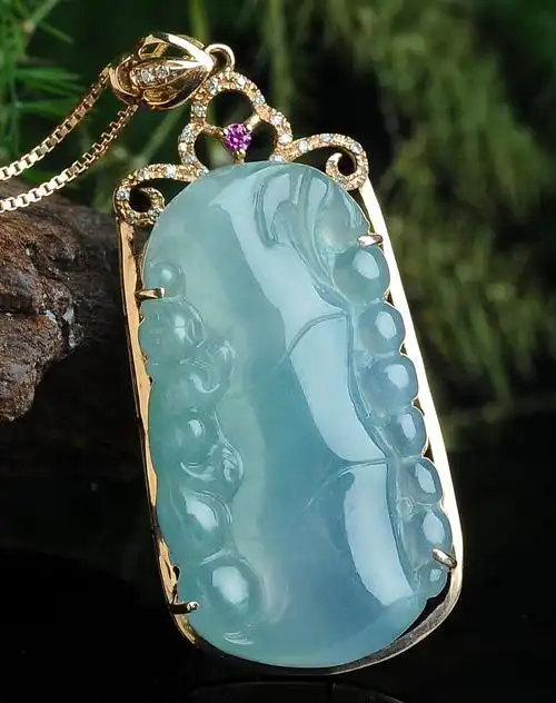 18k金镶嵌a货翡翠竹节吊坠(附证书)