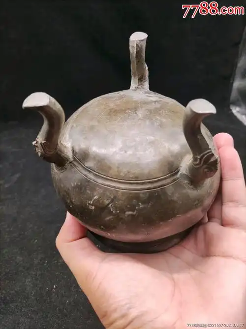 清代锡制香炉大开门一只腿有修补