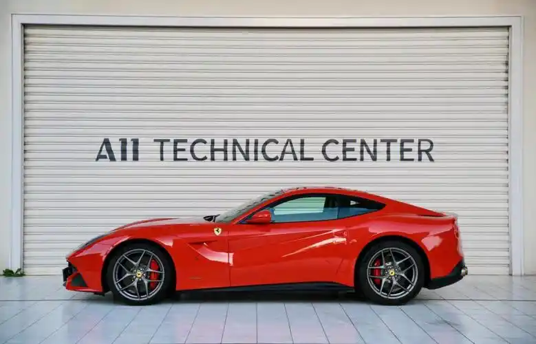 法拉利f12赛车桶椅碳纤维方向盘73