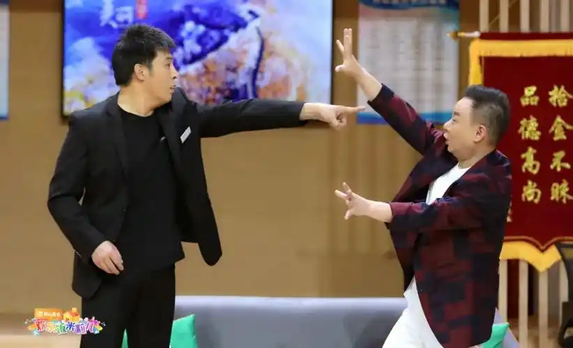 今晚21: 10辽宁卫视独创小品剧《欢乐饭米粒儿》第八季第十一期欢乐