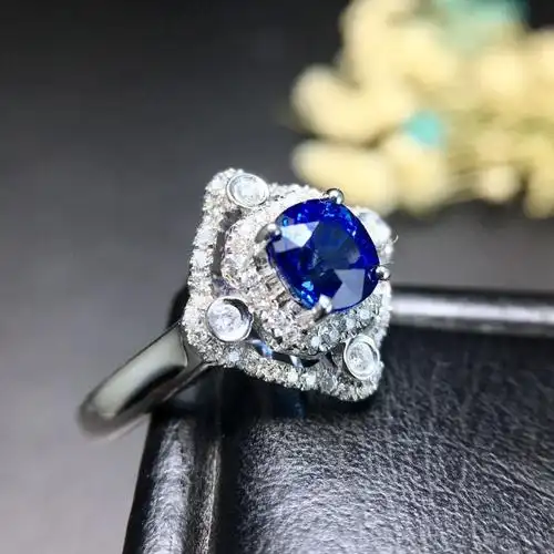 18k金镶天然蓝宝石戒指