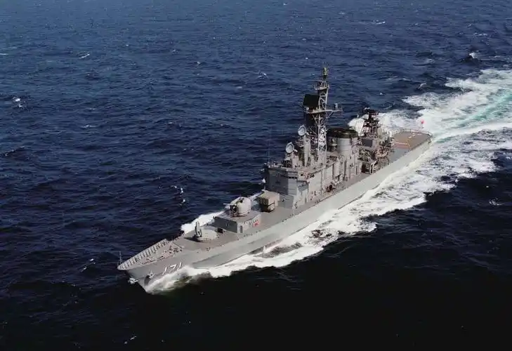 水村山郭酒旗村旗风号防空导弹驱逐舰