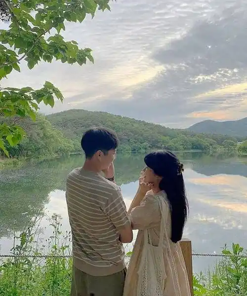 原创如何拍出好看的双人照盘点20种双人拍照姿势摆pose不再烦恼