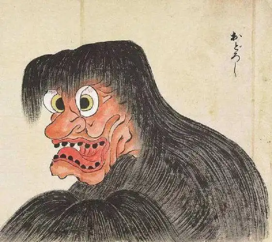 这个怪物体型和狐狸差不多大,不仅青面獠牙,长相凶恶,浑身还冒着黑色